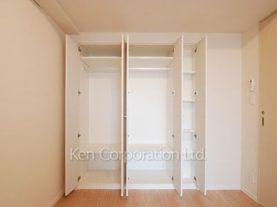 Closet ※Photo of the same layout on 6 floor. Decoration and fixture may differ.