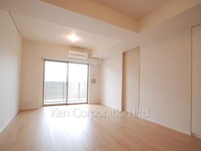 Living-Dining ※Photo of the same layout on 5 floor. Decoration and fixture may differ.
