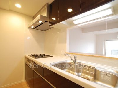 Kitchen ※Photo of the same layout on 5 floor. Decoration and fixture may differ.