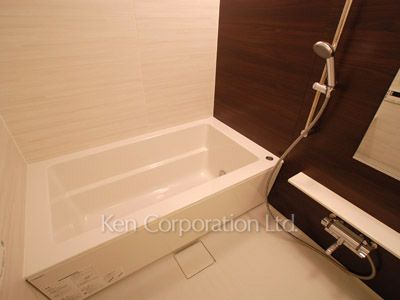Bath ※Photo of the same layout on 5 floor. Decoration and fixture may differ.