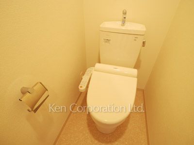 Lavatory ※Photo of the same layout on 5 floor. Decoration and fixture may differ.