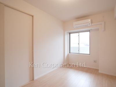 Bedroom ※Photo of the same layout on 3 floor. Decoration and fixture may differ.