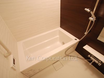 Bath ※Photo of the same layout on 3 floor. Decoration and fixture may differ.