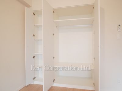Closet ※Photo of the same layout on 3 floor. Decoration and fixture may differ.