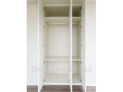 Shoes Closet ※Photo of the same layout on 9 floor. Decoration and fixture may differ.