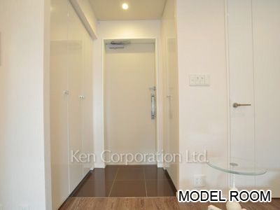 Entrance ※Photo of the same layout on 8 floor. Decoration and fixture may differ.