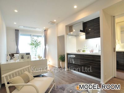 Living-Dining ※Photo of the same layout on 8 floor. Decoration and fixture may differ.