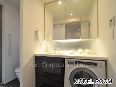 Powder Room ※Photo of the same layout on 8 floor. Decoration and fixture may differ.