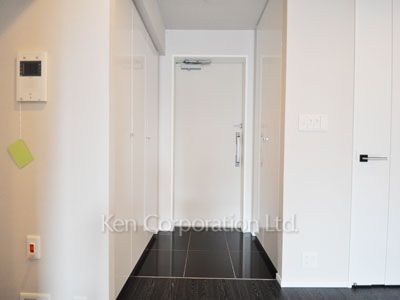 Entrance ※Photo of the same layout on 9 floor. Decoration and fixture may differ.