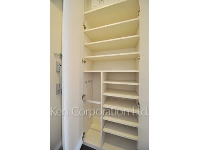 Shoes Closet