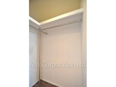 Walk-In Closet ※Photo of the same layout on 10 floor. Decoration and fixture may differ.