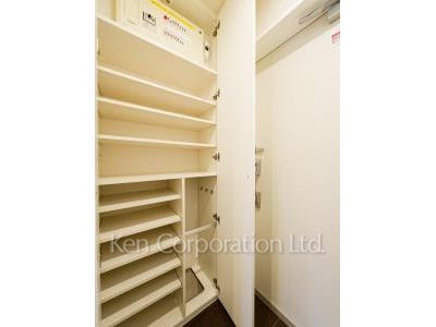 Shoes Closet