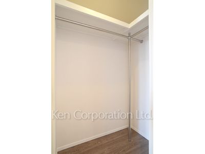 Walk-In Closet ※Photo of the same layout on 10 floor. Decoration and fixture may differ.