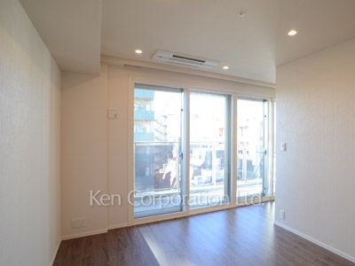 Living-Dining ※Photo of the same layout on 10 floor. Decoration and fixture may differ.