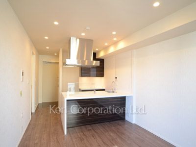 Living-Dining ※Photo of the same layout on 10 floor. Decoration and fixture may differ.