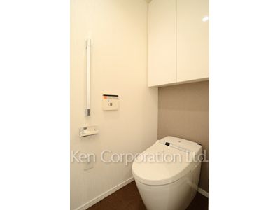 Lavatory ※Photo of the same layout on 10 floor. Decoration and fixture may differ.