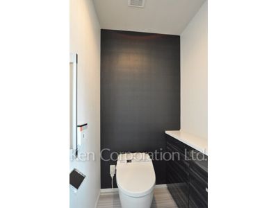 Lavatory ※Photo of the same layout on 9 floor. Decoration and fixture may differ.