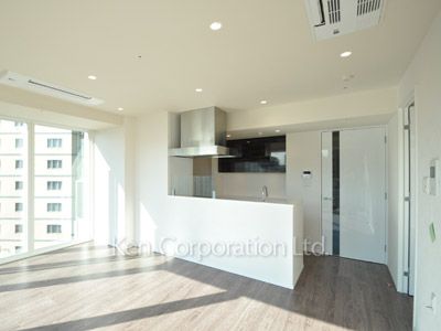 Living-Dining ※Photo of the same layout on 10 floor. Decoration and fixture may differ.