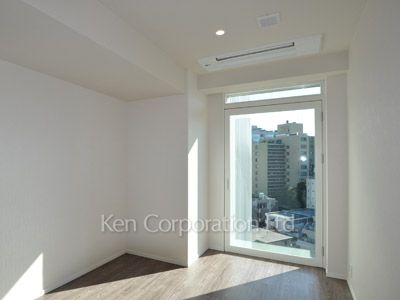 Bedroom ※Photo of the same layout on 10 floor. Decoration and fixture may differ.