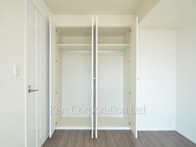 Closet ※Photo of the same layout on 10 floor. Decoration and fixture may differ.