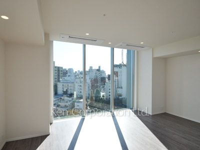 Living-Dining ※Photo of the same layout on 10 floor. Decoration and fixture may differ.