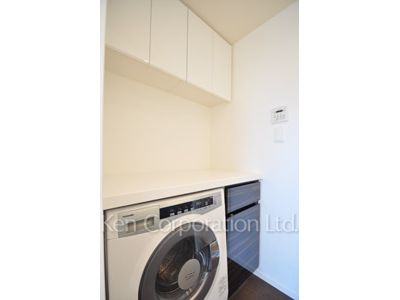 Powder Room ※Photo of the same layout on 10 floor. Decoration and fixture may differ.