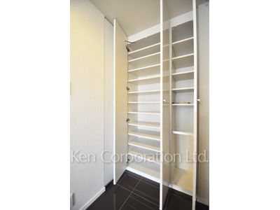 Shoes Closet