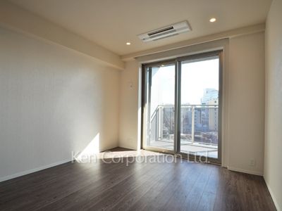 Bedroom ※Photo of the same layout on 10 floor. Decoration and fixture may differ.