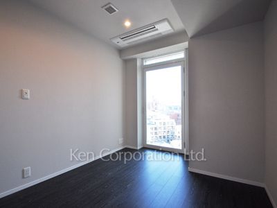 Bedroom ※Photo of the same layout on 9 floor. Decoration and fixture may differ.