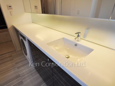 Powder Room ※Photo of the same layout on 9 floor. Decoration and fixture may differ.