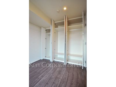 Closet ※Photo of the same layout on 10 floor. Decoration and fixture may differ.