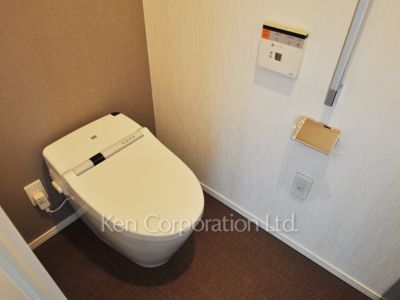 Lavatory ※Photo of the same layout on 10 floor. Decoration and fixture may differ.