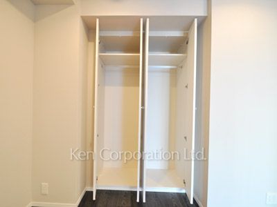 Closet ※Photo of the same layout on 9 floor. Decoration and fixture may differ.