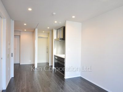 Living-Dining ※Photo of the same layout on 9 floor. Decoration and fixture may differ.