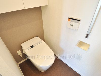 Lavatory ※Photo of the same layout on 10 floor. Decoration and fixture may differ.