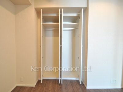 Closet ※Photo of the same layout on 10 floor. Decoration and fixture may differ.