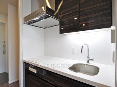 Kitchen ※Photo of the same layout on 10 floor. Decoration and fixture may differ.