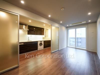 Living-Dining ※Photo of the same layout on 9 floor. Decoration and fixture may differ.