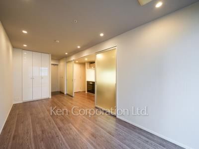 Living-Dining ※Photo of the same layout on 9 floor. Decoration and fixture may differ.