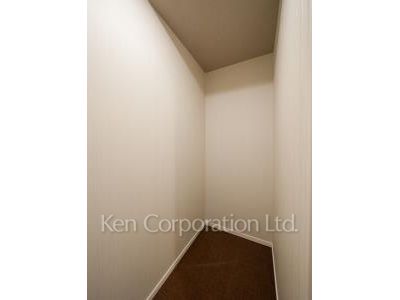 Closet ※Photo of the same layout on 9 floor. Decoration and fixture may differ.