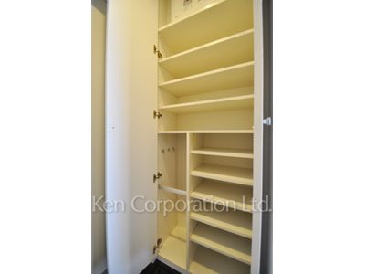 Shoes Closet