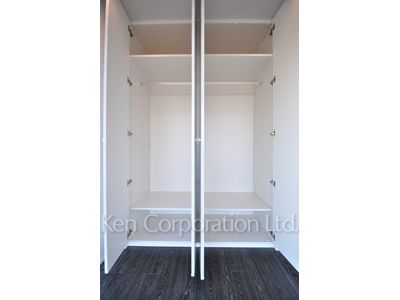 Closet ※Photo of the same layout on 9 floor. Decoration and fixture may differ.