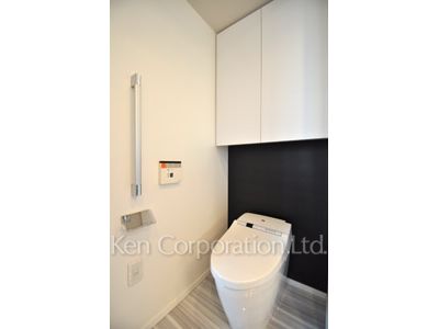 Lavatory ※Photo of the same layout on 9 floor. Decoration and fixture may differ.