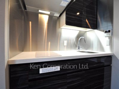 Kitchen ※Photo of the same layout on 9 floor. Decoration and fixture may differ.