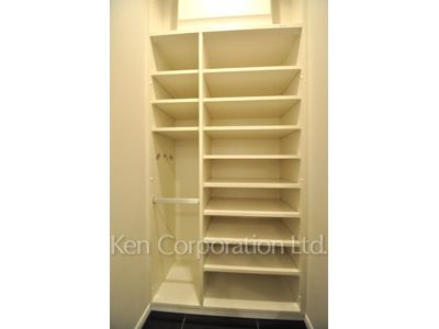 Closet ※Photo of the same layout on 9 floor. Decoration and fixture may differ.