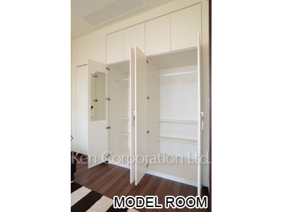Closet ※Photo of the same layout on 32 floor. Decoration and fixture may differ.