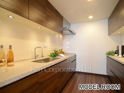 Kitchen ※Photo of the same layout on 32 floor. Decoration and fixture may differ.