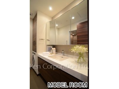 Powder Room ※Photo of the same layout on 32 floor. Decoration and fixture may differ.