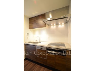 Kitchen ※Photo of the same layout on 32 floor. Decoration and fixture may differ.