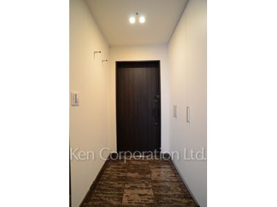 Entrance ※Photo of the same layout on 36 floor. Decoration and fixture may differ.